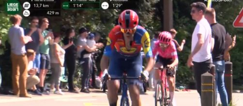 Giulio Ciccone alla Liegi - © Screenshot Eurosport.