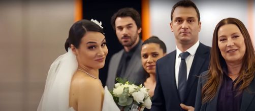 Yeşim (Asena Girişken) nel giorno del suo matrimonio © Aldatmak (Tradimento).