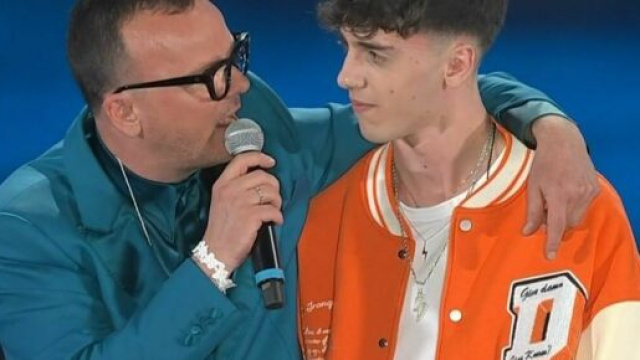 Gigi D'Alessio e il figlio LdA durante l'ultimo tour © Rai