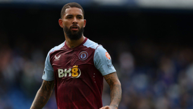 Douglas Luiz con la maglia dell'Aston Villa. Foto © X/DouglasLuiz