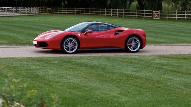 Una Ferrari 488, foto © Pixabay