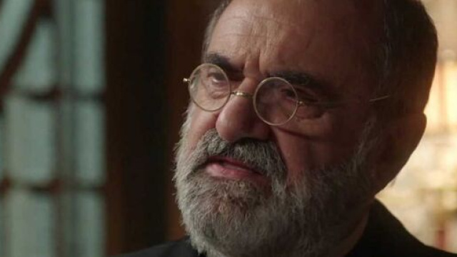 Romulo de La Promessa – Screenshot © Rete 4.