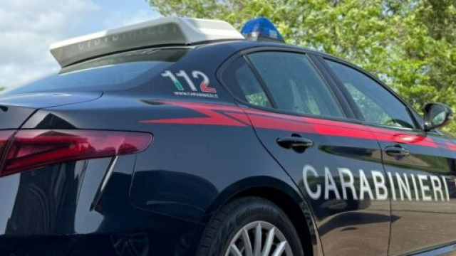 Veicolo dei Carabinieri - © Facebook / Carabinieri.
