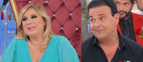 Tina Cipollari e Cosimo Dadorante – screenshot © Canale 5.