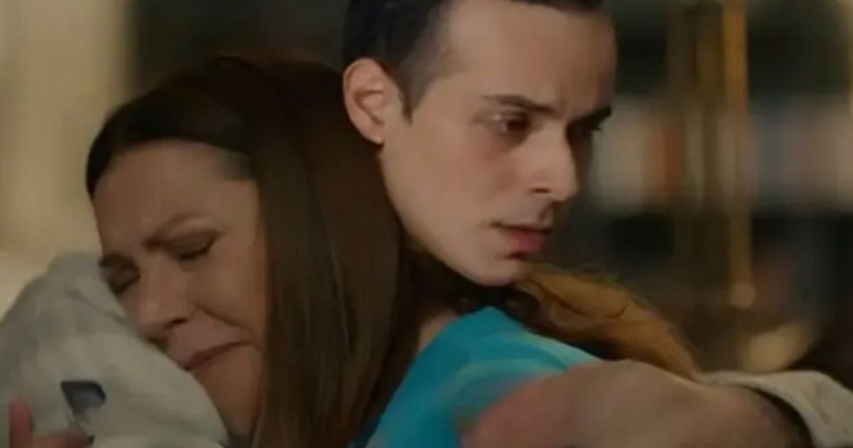 Tradimento, trama serale 23 maggio: Hakan deruba Guzide, scontro tra Ipek e Azra