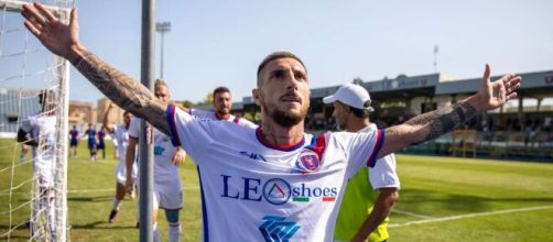 Nicola Loiodice mentre esulta - © Fonte, Sito Casarano calcio