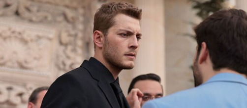 Cihan in La notte nel cuore – © Screenshot Canale 5