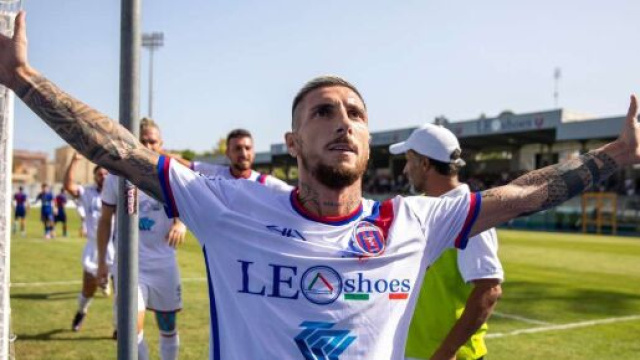 Nicola Loiodice mentre esulta - © Fonte, Sito Casarano calcio