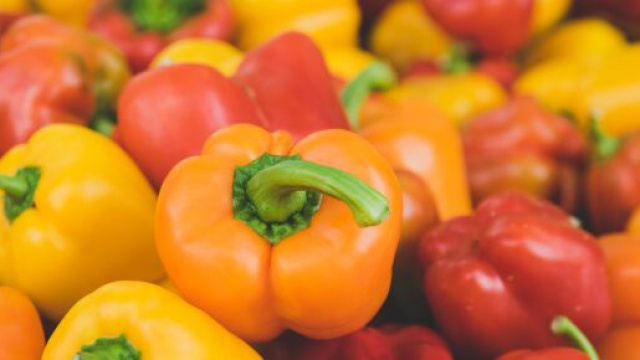 Peperoni di vari colori © Foto pexels.com