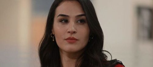 Il personaggio di Yesim in Tradimento © Mediaset.