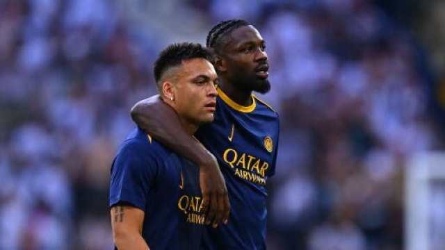 Lautaro Martinez e Marcus Thuram. Foto © Inter