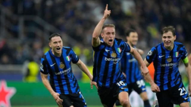Frattesi esulta in Inter-Barcellona 4-3 © screenshot 8 TV Live