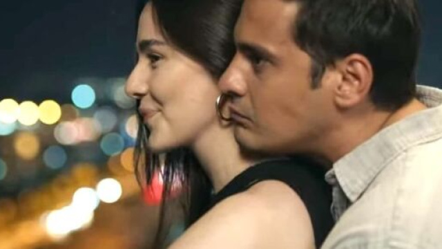 Nella foto, Oylum e Tolga in una scena di Tradimento – Screenshot © Canale 5.