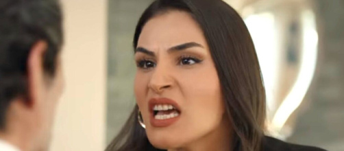 Asena Girisken - Yesim in Tradimento © Mediaset