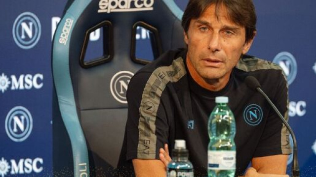 Antonio Conte in conferenza stampa © SSC Napoli