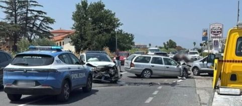 Incidente sulla Statale 106 a Corigliano-Rossano: scontro tra veicoli