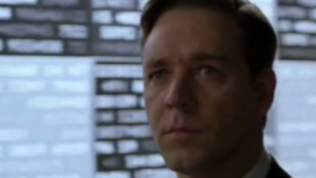 ohn Nash (Russell Crowe) in una scena di A Beautiful Mind – © Wikimedia Commons.
