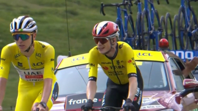 Tadej Pogačar al Critérium del Delfinato – © Screenshot Eurosport.