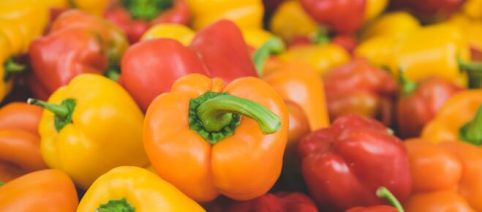 Conserva di peperoni aromatizzata alla siciliana, un contorno ottimo tutto l'anno