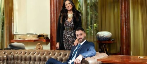 Gli interpreti di Gennaro e Antonietta sul set di Un posto al sole © Rai 3.