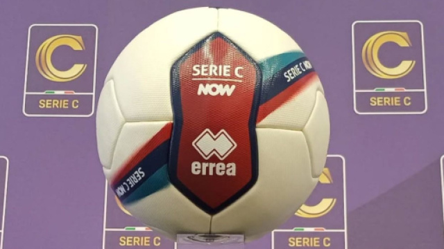 Il Pallone ufficiale della Lega Pro - © Facebook / Lega Pro