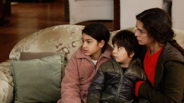 Bahar, Doruk e Nisan de La forza di una donna – Screenshot © Canale 5.