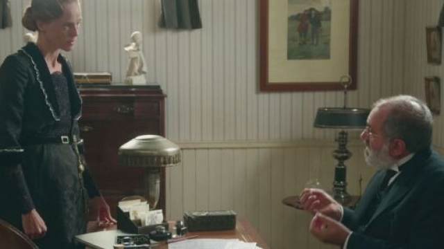Don Romulo e Pia in una scena de La Promessa. © Immagine Mediaset.