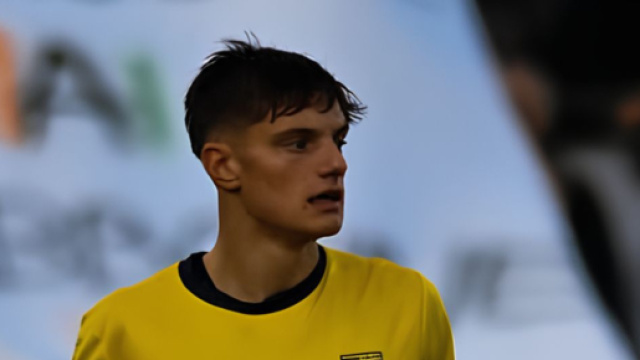 Giovanni Leoni con la maglia del Parma © profilo Instagram giovannileoni.