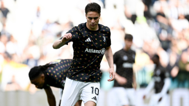 Kenan Yildiz si riscalda prima di una partita © Juventus FC