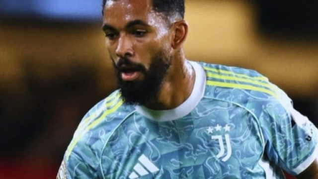 Douglas Luiz, centrocampista della Juventus © Instagram