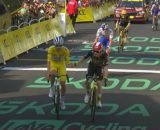 POgacar e Vingegaard all'arrivo di Mont-Dore- © Screenshot Eurosport