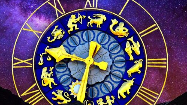 Un orologio zodiacale © Pixabay.