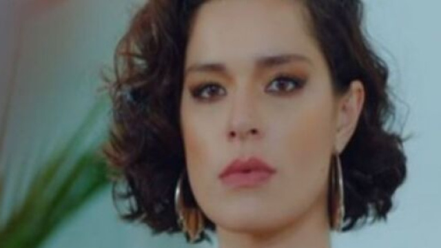 Zehra in Forbidden Fruit – Screenshot © Canale 5.