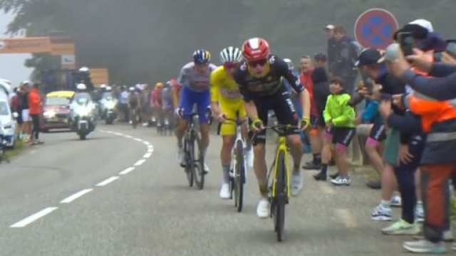 Jonas Vingegaard e Tadej Pogačar al Tour – © Screenshot Eurosport.