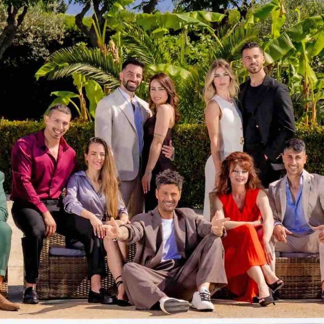 Le coppie e il presentatore di Temptation Island 2025. ©Mediaset