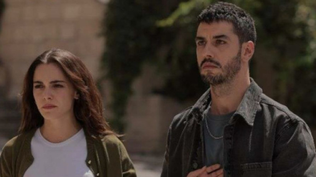 I gemelki Nuh e Melek in una scena de La notte nel cuore © Mediaset.