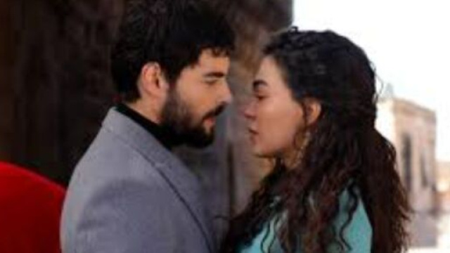 Reyyan e Miran in una scena di Hercai - Amore e vendetta ©️Discovery.