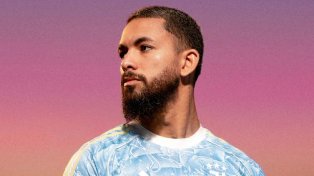 Douglas Luiz, centrocampista della Juventus. Foto &copy; X/Douglas Luiz