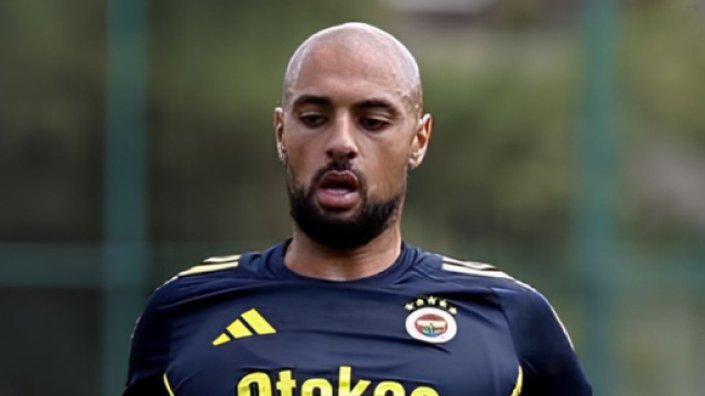 Sofyan Amrabat con la maglia del Fenerbahçe © Instagram