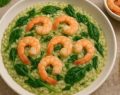 Risotto con spinacini, gamberi e limone: una ricetta light e gustosa