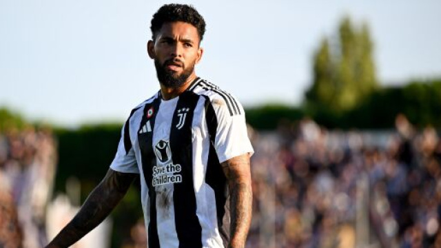 Douglas Luiz - © X Juventus FC
