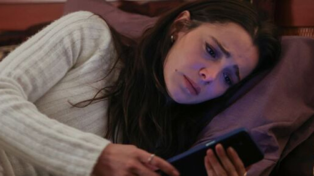Hafsanur Sancaktutan (Melek Çakırça) in una scena de La notte nel cuore © Mediaset.
