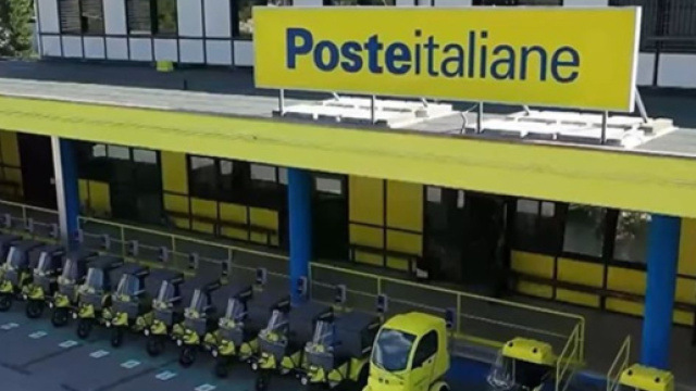 Motomezzi aziendali per portalettere - © Poste Italiane.