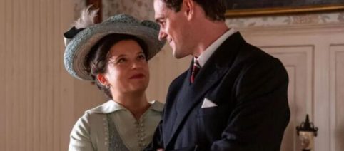 La Promessa spoiler Spagna: Curro sorprende Martina mentre bacia un uomo durante una festa