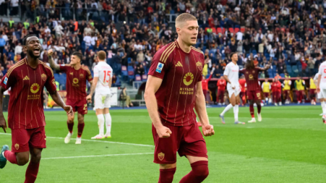 Artem Dovbyk esulta dopo un gol © AS Roma