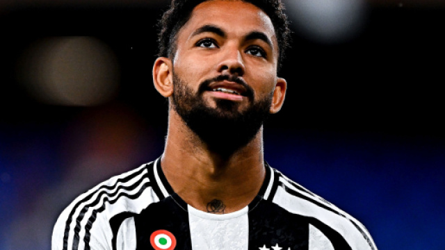 Profilo Instagram ©Douglas Luiz con la maglia della Juventus