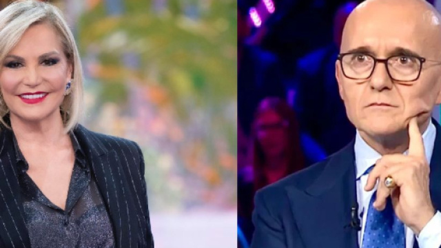 Simona Ventura e Alfonso Signorini (screenshot &copy; Canale 5).