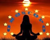 Figura yoga con le stelle dell'oroscopo © Roberta Carsoli.
