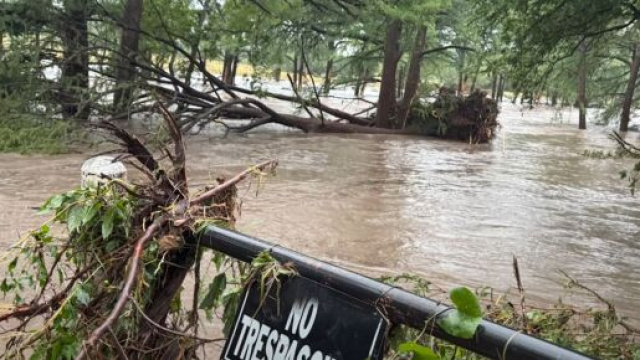 Alluvione in Texas - Disastro a Camp Mystic © YouTube