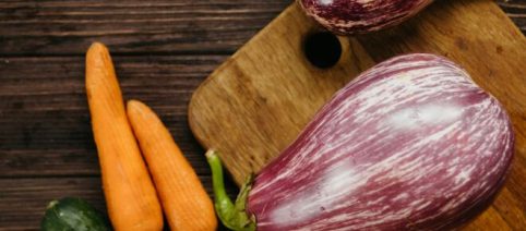 Conserva di melanzane al pomodoro sotto vetro, un ottimo antipasto adatto tutto l'anno